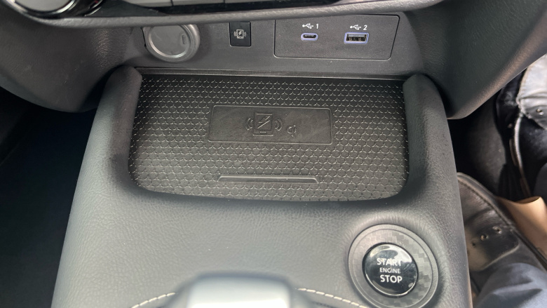 Nissan Juke 1.0 DiG-T Tekna 5dr DCT Petrol Hatchback